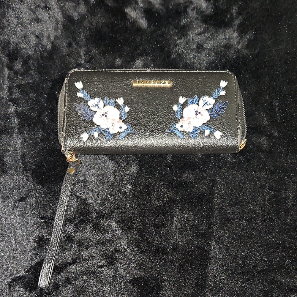 Black Floral Embroidered Wristlet Wallet